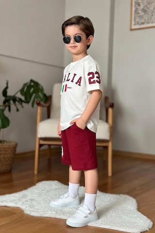 Riccotarz Erkek Çocuk Üzerinde İtalia Yazı Ve Bayrak Baskılı T-shirt Bordo Şortlu Takım