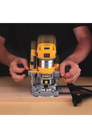 Dewalt D26203 Freze Makinesi