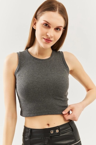 Butikgiz Kadın Sıfır Kol Bisiklet Yaka Vücuda Oturan %100 Pamuklu Kaşkorse Esnek Crop Bluz Füme