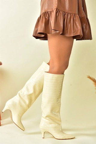 Fox Shoes Bej Kroko Baskı Alçak Topuklu Kadın Çizme N749204011 Bej
