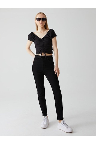 Ltb V Yaka Önü Büzgülü Crop Top Siyah T-shirt 013168000060019 200-200 Siyah
