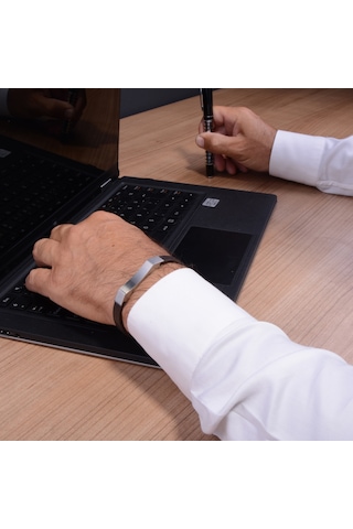 Kahve Çelik Aksesuarlı Deri Bileklik