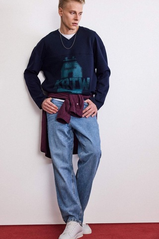 Defacto Boxy Fit V Yaka Baskılı Sweatshirt G6473ax25wnnv253 Lacivert-nv253