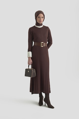 Armine Trend Kendinden Çizgili Triko Elbise Kahverengi 25ktd901