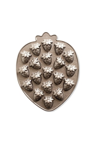 Nordicware Mini Çilekler Kek Kalıbı Renkli