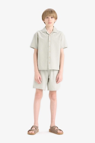DeFacto Erkek Çocuk Oversize Geniş Kalıp Polo Yaka Müslin Kısa Kollu Gömlek E3314A825HSGN1123