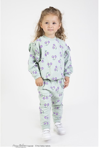Harika Kids Kız Bebek&çocuk İki İplik Kumaş Kiraz Desenli Orta Kalınlıkta Örme Basic Oversize Alt Üst Eşofman Takımı 001