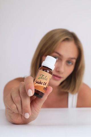 Yılan Yağı Karşıtı Saç Besleyici Ve Onarıcı Saç Bakım Yağı 20 Ml