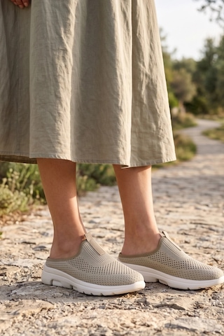 In Step Urban-flex Esnek Tabanlı Ultra Hafif Ortopedik Medikal Hulluks Topukdikeni Kadın Bej Yürüyüş Terliği