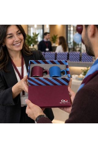 Logonuza Özel 10 Adet Kutulu Bordo Mavi Taraftar Temalı Seramik 2'li Fincan Seti Kurumsal Hediye Çok Renkli