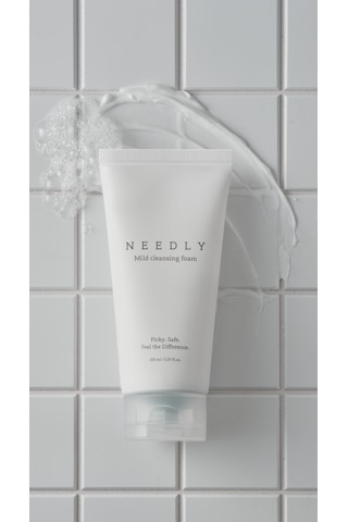 Needly Yulaf Özü ve Hyalüronik Asit İçeren Temizleyici Köpük 150 ML