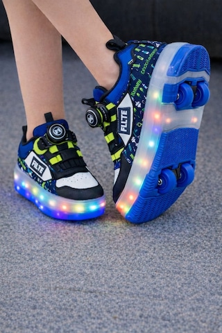 Erkek Çocuk Işıklı Patenli Ayakkabı Tekerlekli Kaykaylı Spor Sneaker Led Taban Siyah Erkek Çocuk Işıklı Patenli Ayakkabı Tekerlekli Kaykaylı Spor Sneaker Led Taban Siyah