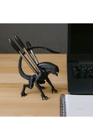 Alien Figürlü Kalemlik Siyah