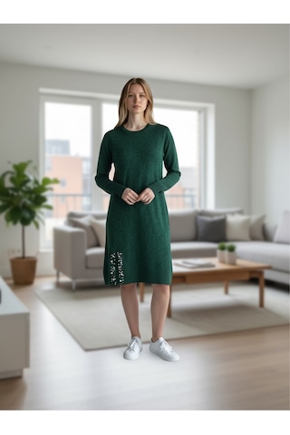 Kadın Önü Desenli Etek Yan Ucu Boncuklu Düşük Kol Tunik Zümrüt