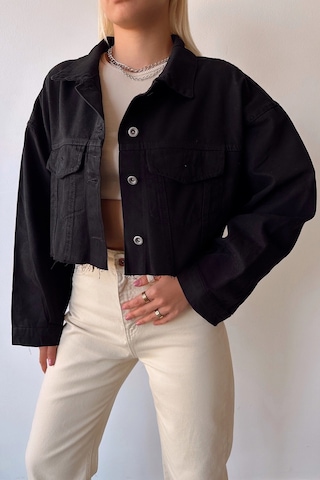 Siyah Çift Cepli Lazer Kesim Yıkamalı Crop Denim Ceket Bcdf-235408 Çok Renkli
