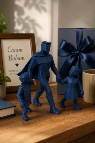 Kahraman Baba Ve Çocukları Biblo Babalar Günü Hediyesi Dekoratif Baba Figürü Özel Üretim Pla Masa Süsü 11x10 Cm