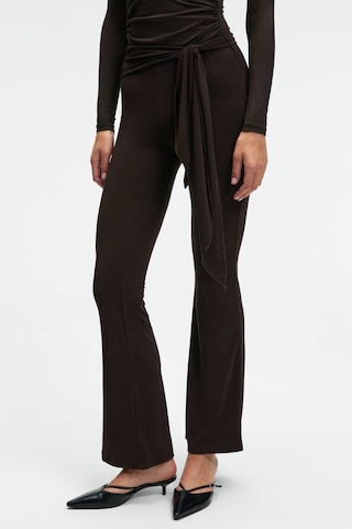 ETHIQUET AYSHUR Kadın Esnek Kumaşlı Kemer Detaylı Geniş Paçalı Slim Fit Koyu Kahverengi Pantolon