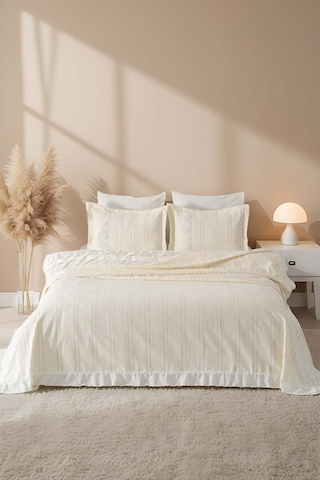 Esila Ekru Fırfırlı Çift Kişilik Nevresimli Pike Seti - 7 Parça Çeyiz Seti Ekru