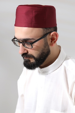 Bordo Kapitone Elif Vav Nakışlı Kalıp Namaz Takkesi Bordo