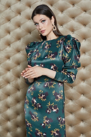 Serpil Exclusive Emprime Desenli Saten Dokulu Midi Elbise Şık Ve Modern Stil Yeşil