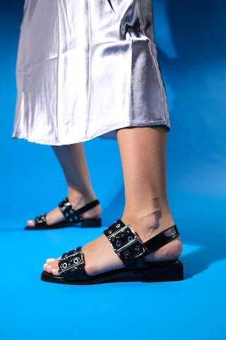 Luvishoes Blob Siyah Rugan Tokalı Kadın Sandalet Siyah