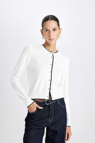 Defacto Regular Fit Basic Düz Bisiklet Yaka Düğmeli Triko Hırka A4731ax24wner105 Ekru