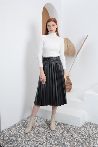 Kemerli Siyah Pliseli Deri Etek - Siyah
