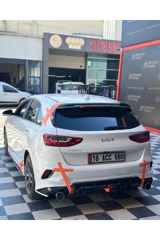 Kia Ceed 2021... Spoiler--fibersan Tuning