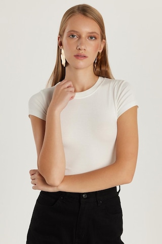 Tudors Kadın Slim Fit Dar Kesim Bisiklet Yaka Viskon Kumaş Ultra Soft Beyaz Tişört-34853 Beyaz