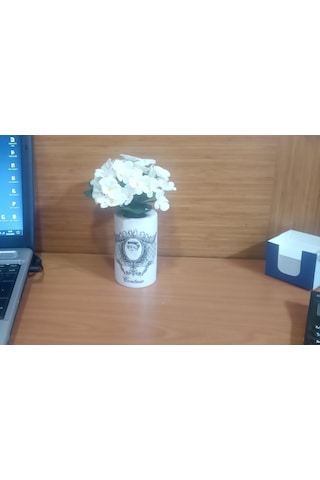 Vazoda Beyaz Yapay Çiçe Dekoratif Kraliçe Model Vazo Dahil 7 x 7 x 16 CM