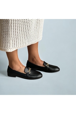 Ne&ve Shoes Siyah Hakiki Deri Gold Zincir Aksesuarlı Kadın Loafer Ayakkabı
