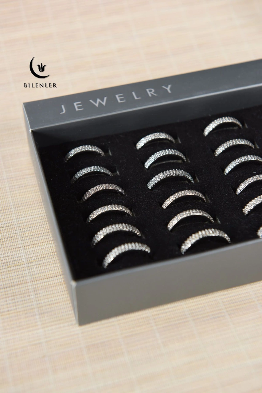 Kadın Taşlı Metal Yüzük Uzun Ömürlü,şık Tasarım 24 Lü Kutu Gümüş