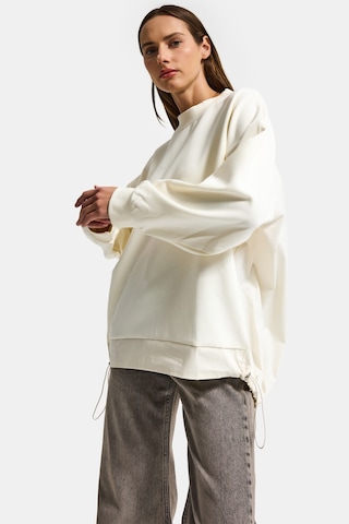 Itsbasic Kadın Ekru W5 Oversize Pamuk Tasarım Sweatshirt