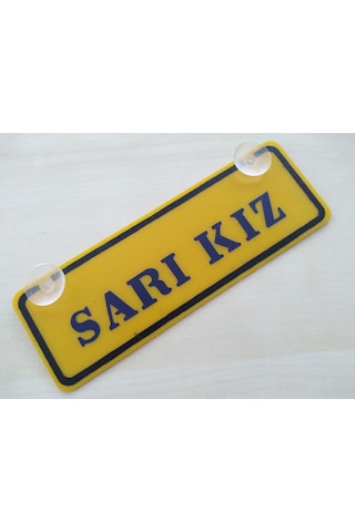 Sarı Kız Yazılı Sarı Dekor Plaka 22x7,5cm Vantuzlu Pleksi Dekor Levha Sarı Plaka 1 Adet