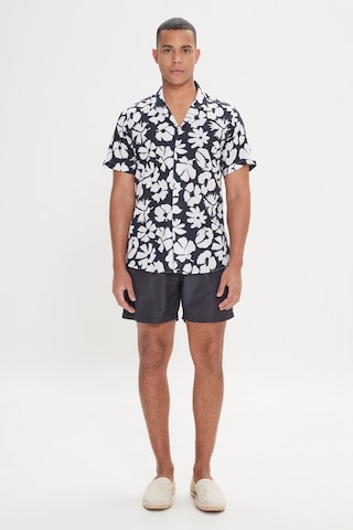 AC&Co / Altınyıldız Classics Erkek Sıyah Beyaz Slim Fit Dar Kesim Küba Yaka Kısa Kollu Baskılı Gömlek Siyah - Beyaz