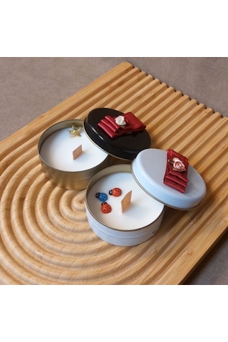 Uretti - Ayşe 7362 5927 El Yapımı 2'li Egzotik Orman Ve Gül Kokulu Metal Kutuda Mum - 3 X 7 Cm Beyaz