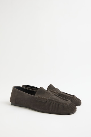 Lutvelizade Loafer 2510 Büzgülü Detaylı Siyah Füme Kadın Loafer