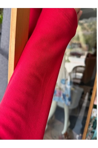 Mirve Butik V Yaka Yumoş Merserize Bluz Kırmızı