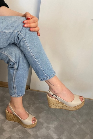 Asmi Shoes Kadın Fenni 10 Cm Dolgu Topuklu Mantar Taban Ayakkabı Krem Krem