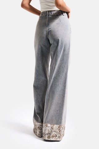 it's basic Kadın Kot Rengi 4s6-65 Wide Leg Fit Paça Dantel Detaylı Özel Tasarım Denim Jean Mavi
