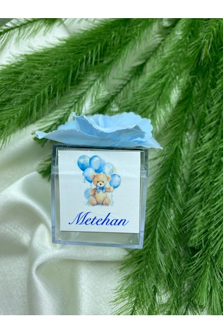 Kişiye Özel Bebek Hediyeliği Şeffaf Kutu Çiçekli ve Etiketli Mevlid Hediyesi Kişiselleştirilebilir