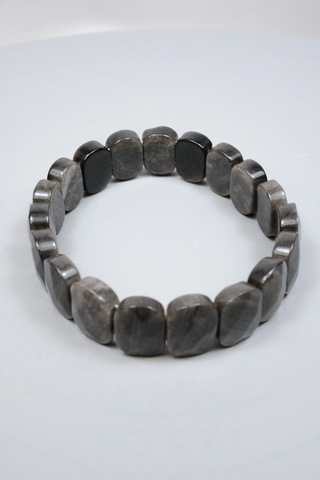 Gece Gökyüzünün Gümüş Şifası: Parlak Oval Faset Kesim Silver Obsidyen Bileklik Çok Renkli