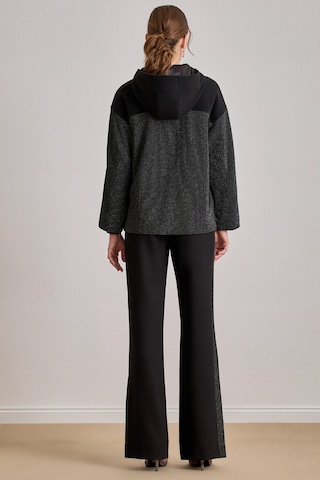 Cepli Siyah Kaşe Mont Siyah