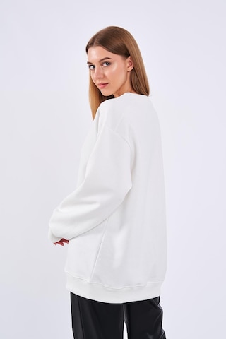 Mmetalic Ekru Kadın Pamuklu Oversize Basic Bisiklet Yaka Sweatshirt 001