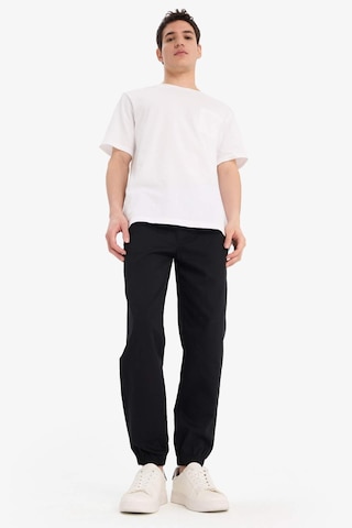 DeFacto %100 Pamuk Jogger Slim Fit Dar Kesim Beli Bağcıklı Gabardin Pantolon D8607AX25SPBK81
