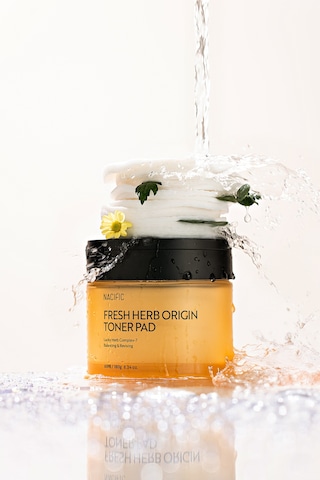 NACIFIC Fresh Herb Origin Toner Pad 60 Adet , Bitki Özleri + Nem Desteği , Tazeleyici & Arındırıcı Tonik Ped