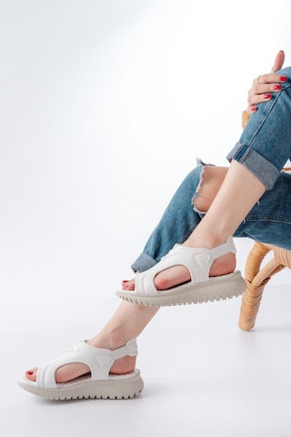 Aymood T-221 Beyaz Spring Paraşüt Kumaş Lastikli Ortopedik Kadın Sandalet Beyaz