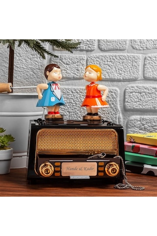 Kişiye Özel Radyo Görünümlü Öpüşen Çift Müzik Kutusu 12008
