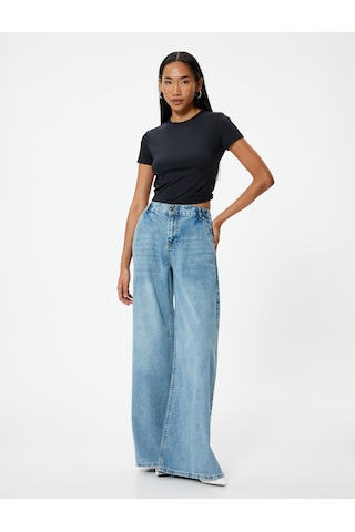 Koton Arkası Pencere Detaylı Tişört Kısa Kollu Yuvarlak Yaka Slim Fit Siyah 4sak50684ek Siyah