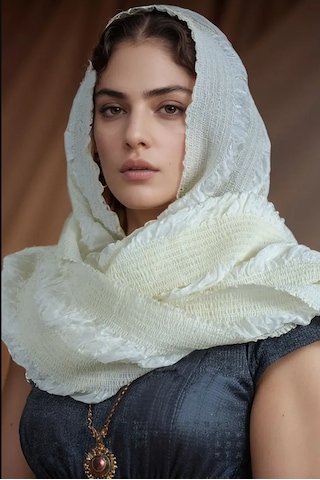 Rosehan Collection El Dokuması Krem İpek Şal - Gofreli - Ödemiş İpeği